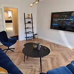 The Old Mill - By The - 2 Bedroom Lägenhet