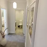 The Old Mill - By The - 2 Bedroom Lägenhet *