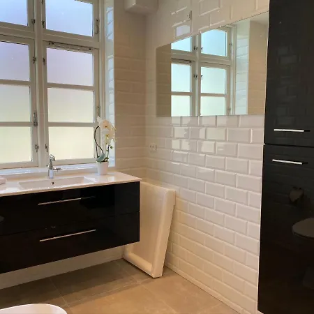 The Old Mill - By The - 2 Bedroom Appartement *